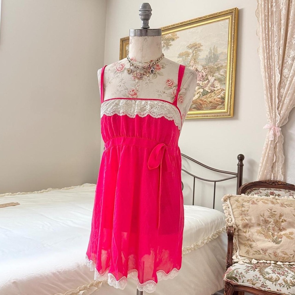 Lace Babydoll Slip  Y2K Victoria's Secret size medium hot pink babydoll